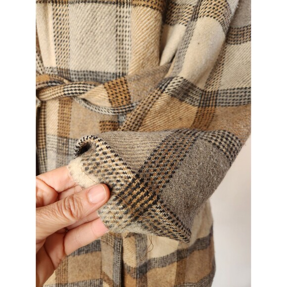 70s Plaid Coat jacket with Pointed Collar and Pockets - Blanket Coat Belted XS S - Picture 9 of 10